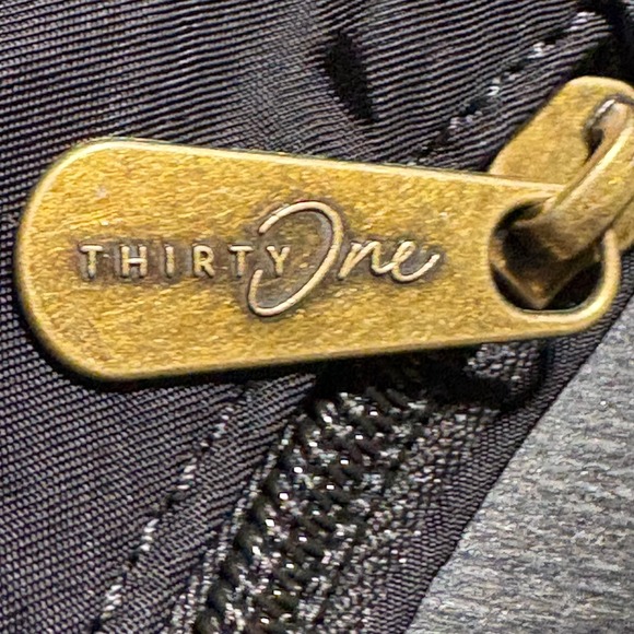 NEW!! Thirty-One Black Crossbody Bag Faith Trust Pixie Dust Embroidered Disney - Picture 4 of 7